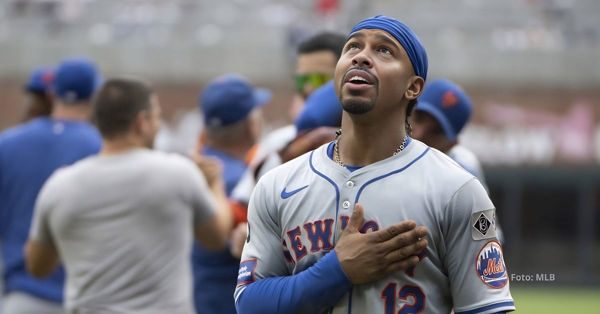 Francisco Lindor mirando al cielo tras victoria de New York Mets