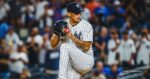 Jonathan Loaisiga lanzando con Yankees