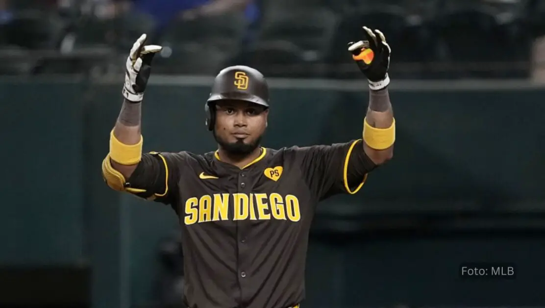 Luis Arraez con uniforme de San Diego Padres