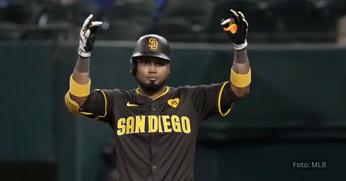 Luis Arraez con uniforme de San Diego Padres