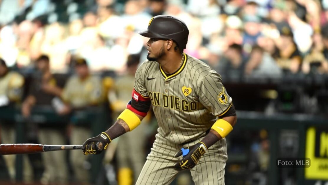 Luis Arraez con uniforme de San Diego Padres