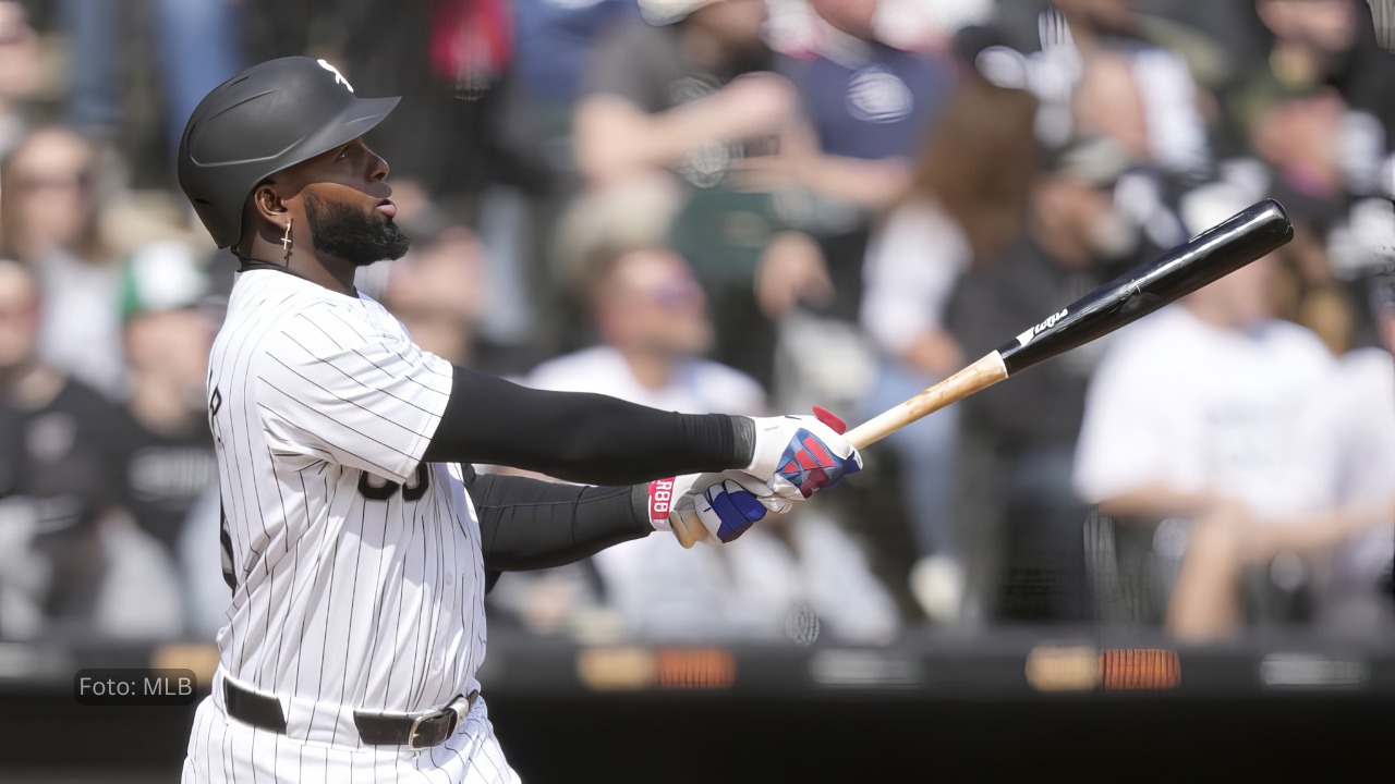 Luis Robert Jr con uniforme de Chicago White Sox