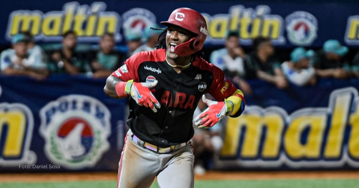 Luisangel Acuña celebrando con Cardenales de Lara