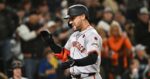 Michael Conforto celebrando con la camiseta de San Francisco Giants