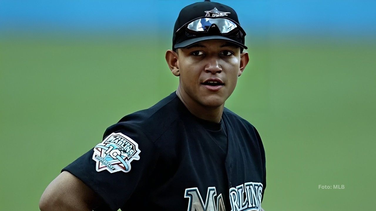 Miguel Cabrera con el uniforme de Florida Marlins en su época de novato