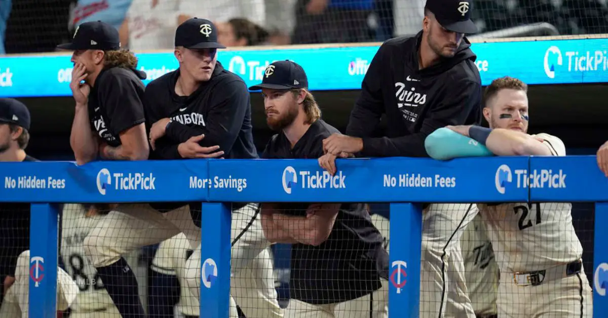 Jugadores de Minnesota Twins en el dugout