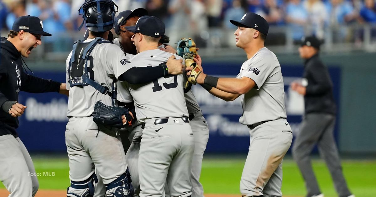 Jugadores de New York Yankees celebrando una victoria