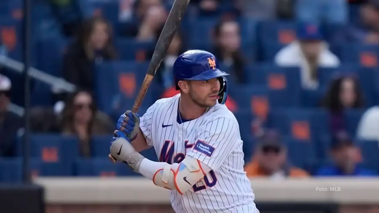 Pete Alonso bateando con New York Mets