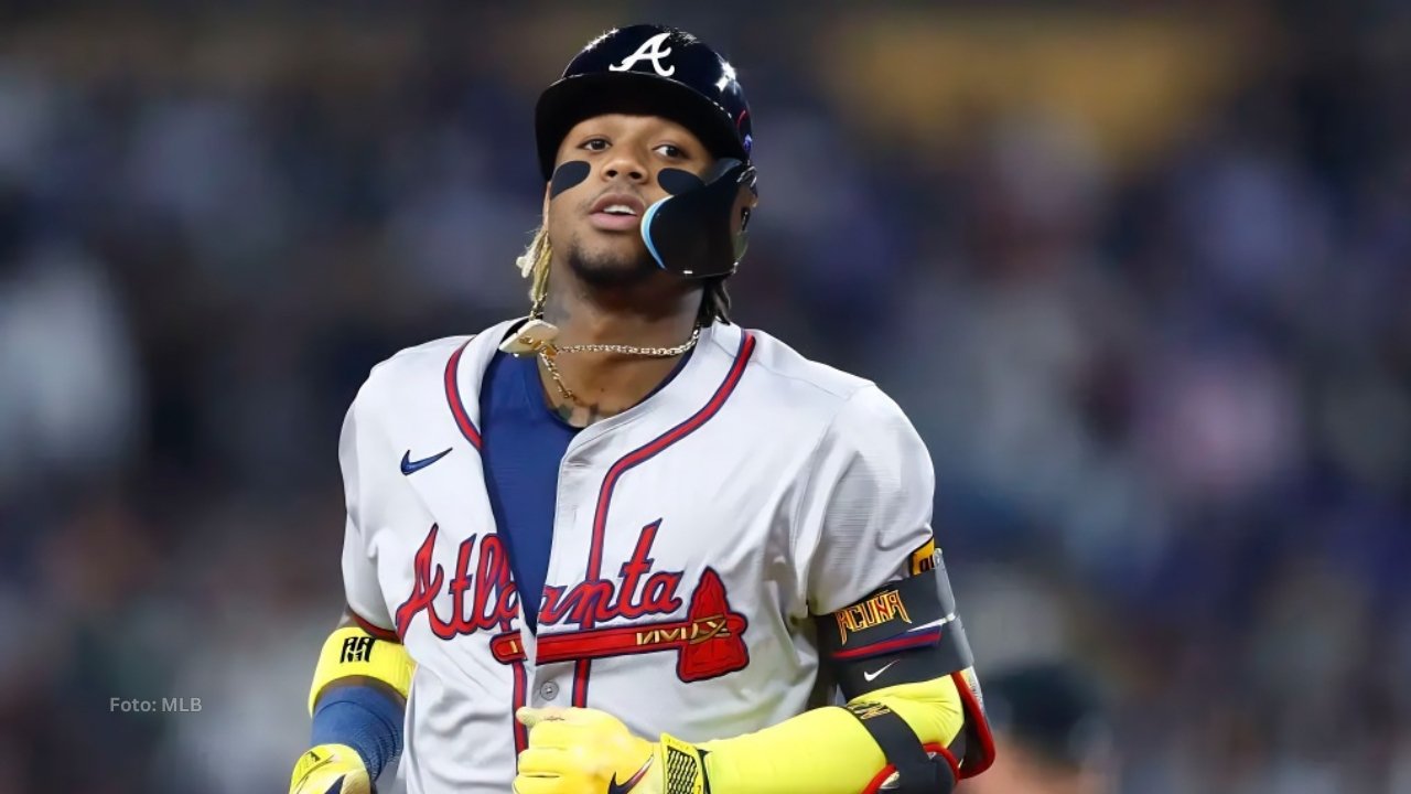 Ronald Acuña Jr. corriendo las bases con Atlanta Braves