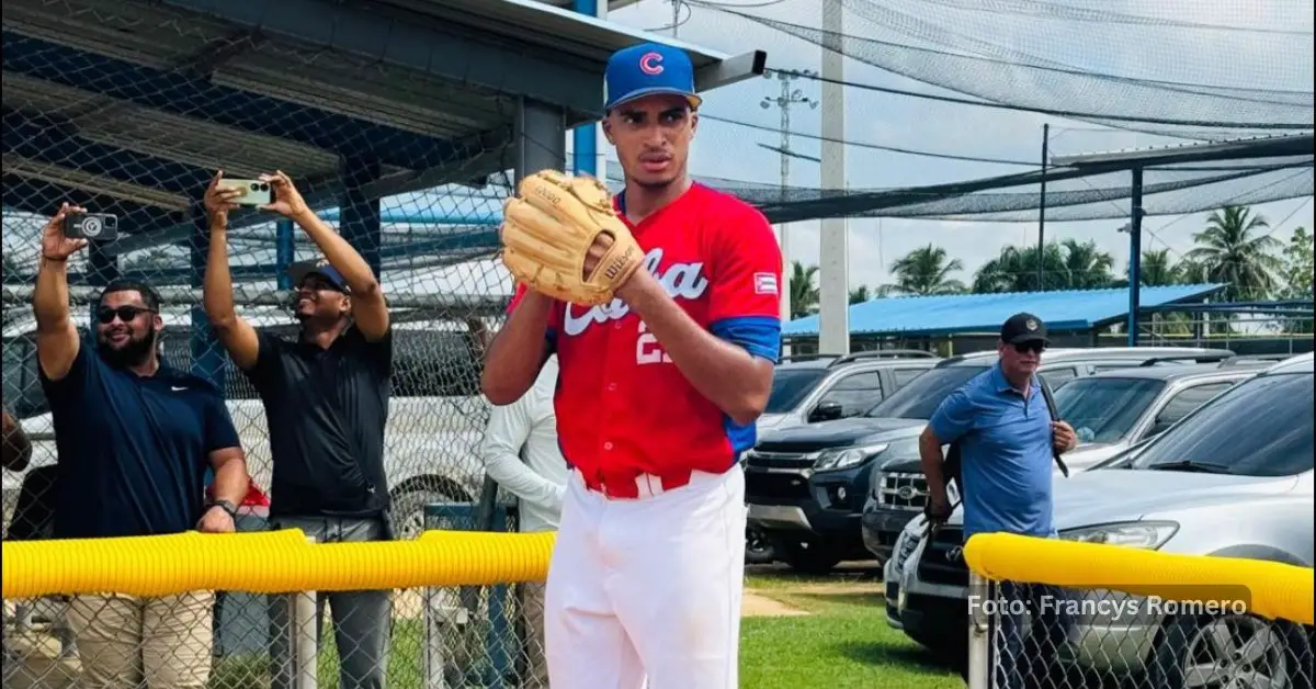 Jan Cabrera con la camisa de Cuba