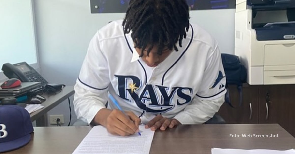 Tampa Bay Rays FIRMÓ lanzador cubano de 17 años