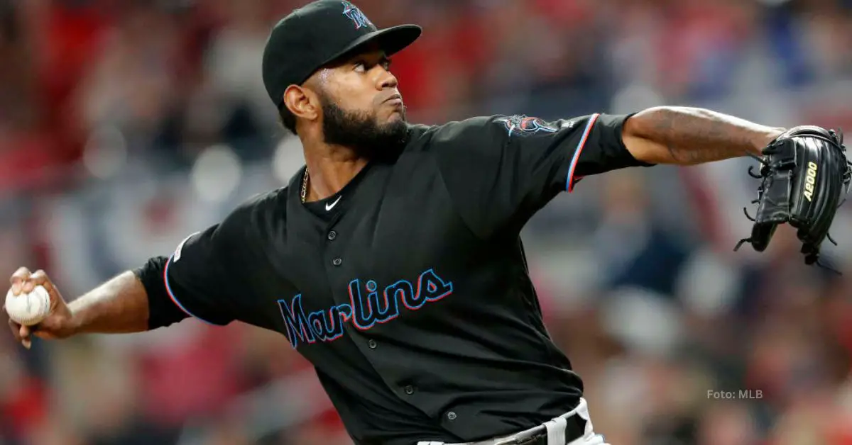 Tayron Guerrero lanzando con Miami Marlins