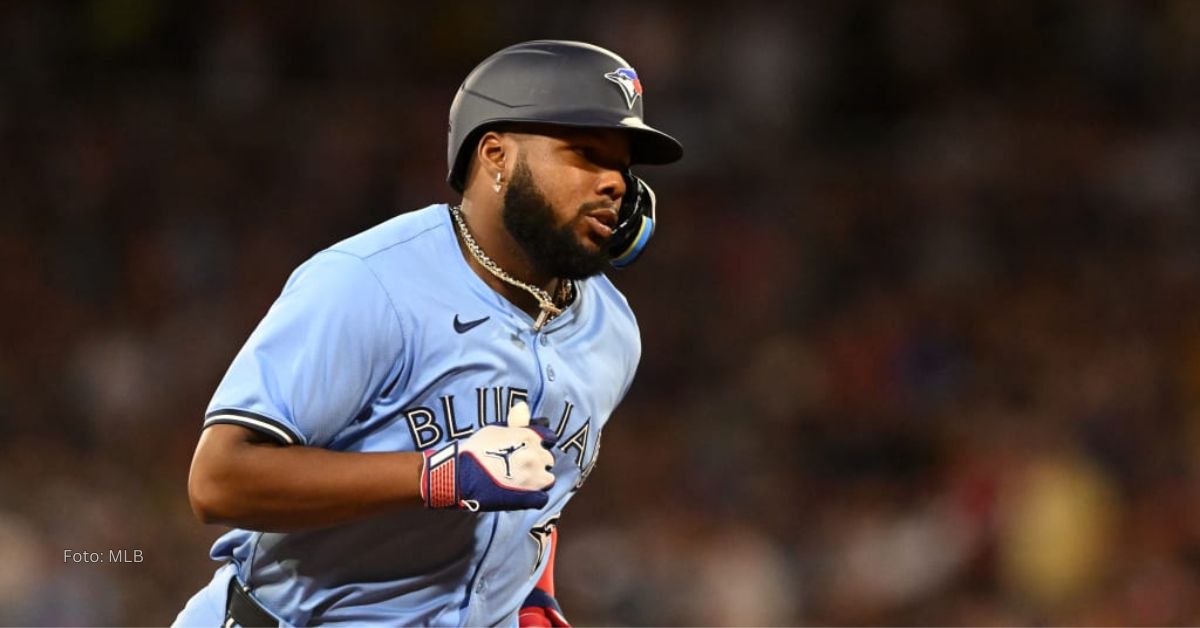 Vladimir Guerrero Jr. jugando con Toronto