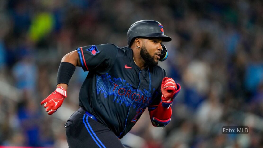 Vladimir Guerrero Jr con uniforme de Toronto Blue Jays