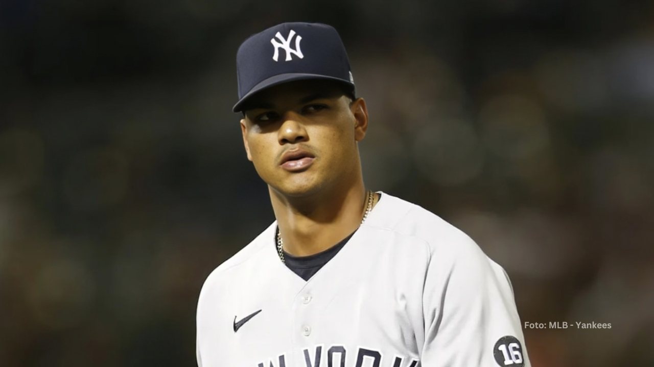 Albert Abreu con el uniforme de New York Yankees