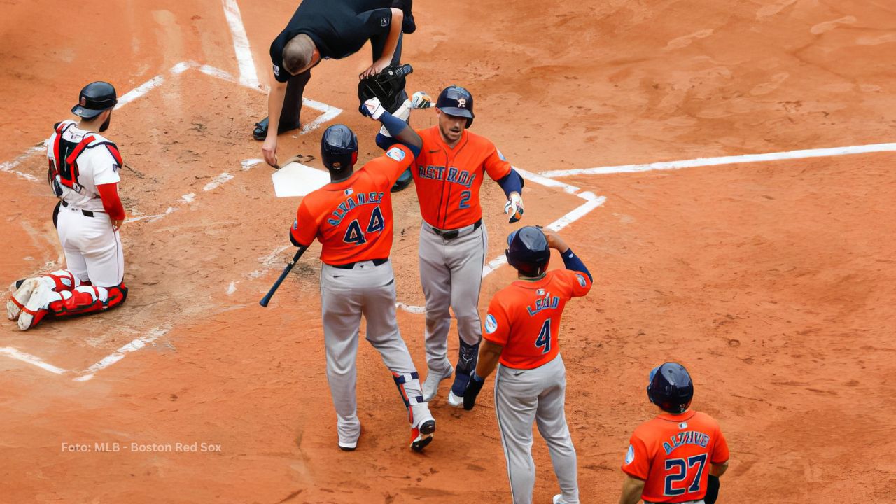 Alex Bregman en Fenway Park