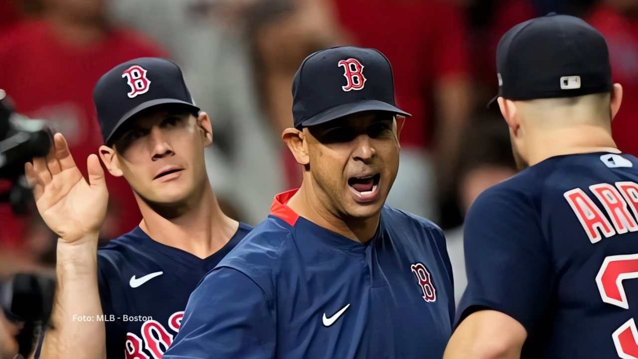 Alex Cora con Boston Red Sox