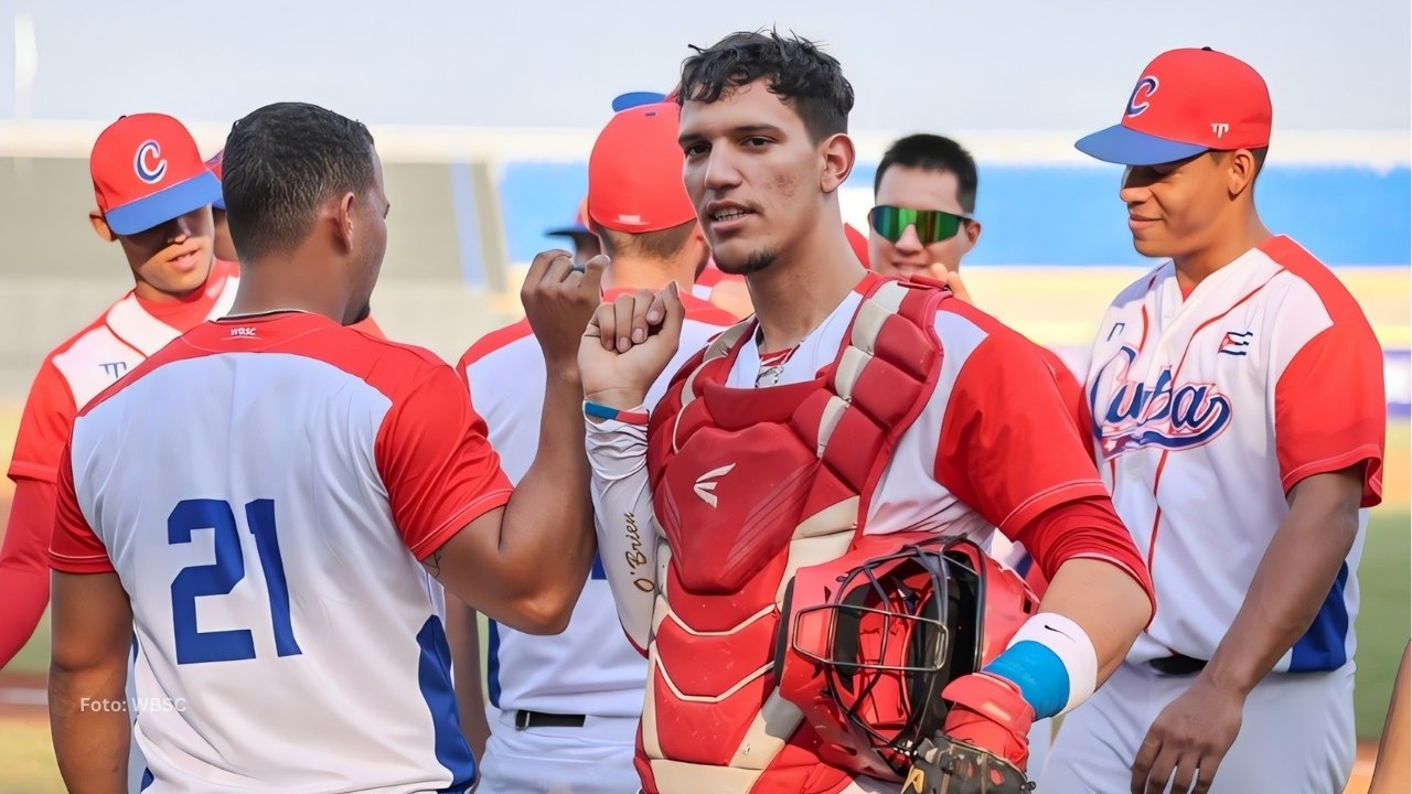 Andrys Pérez con el equipo Cuba. Industriales