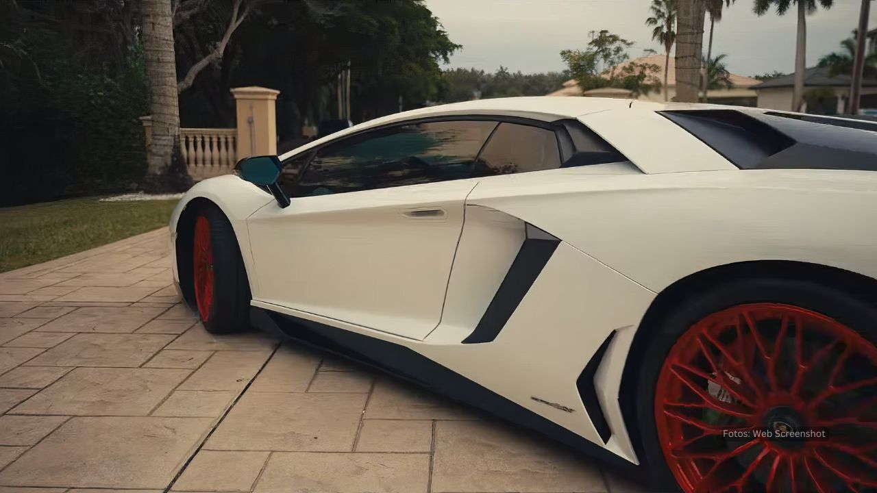 Aroldis chapman lucio aventador blanco