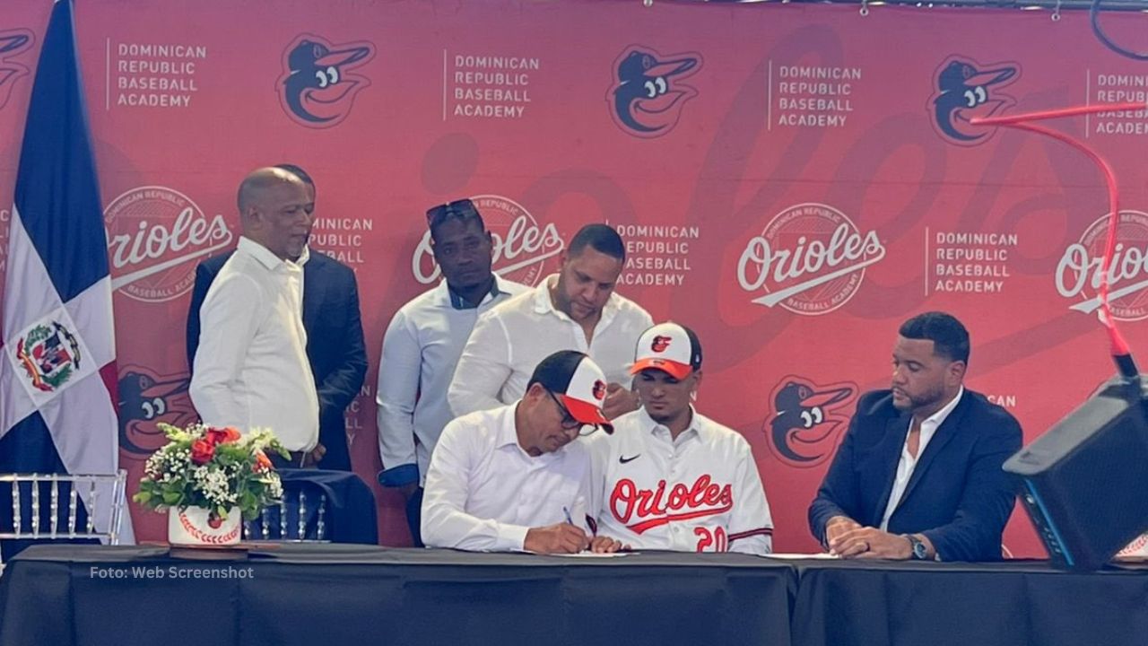 Baltimore Orioles sumó dos campocortos cubanos y un receptor en el periodo de firmas internacionales de MLB.