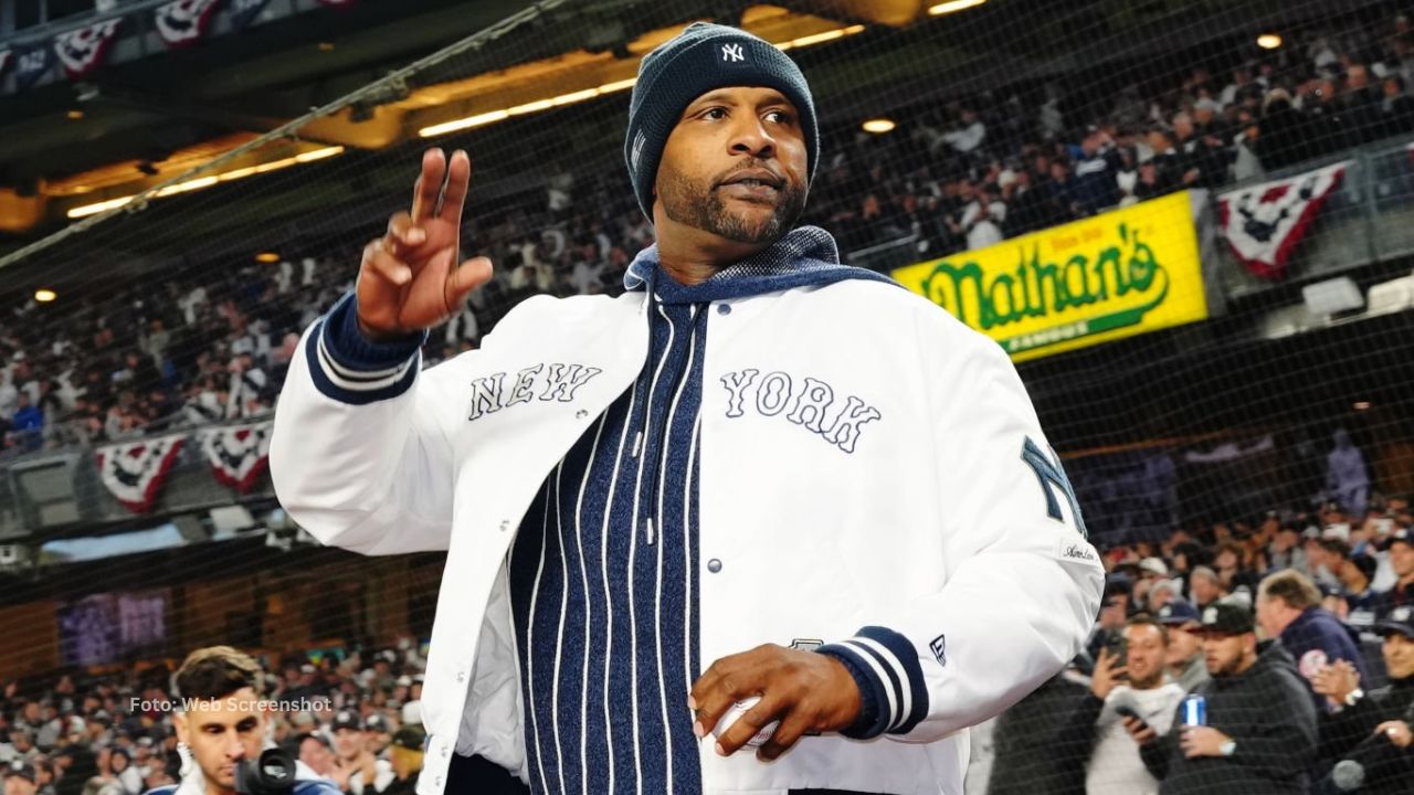 CC Sabathia siendo reconocido