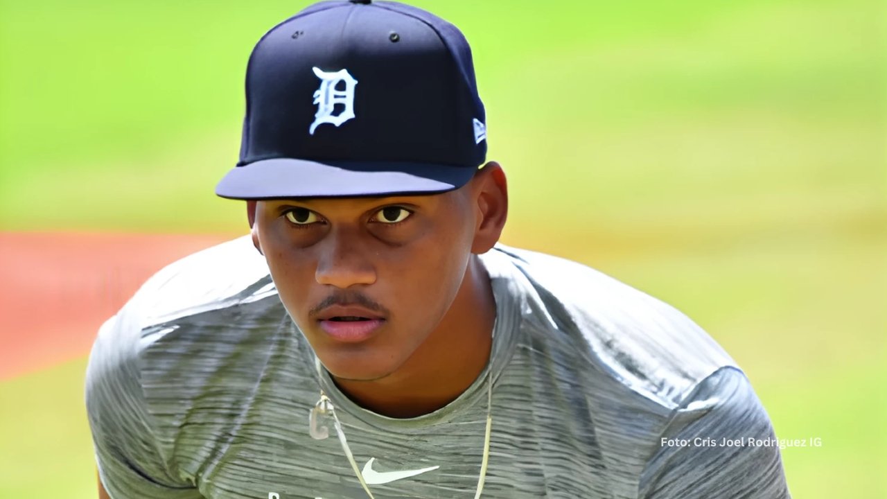 Dominicano Cris Joel Rodríguez con la gorra de Detroit Tigers