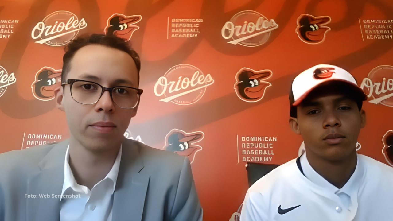 José Peña en una entrevista tras firma con Baltimore