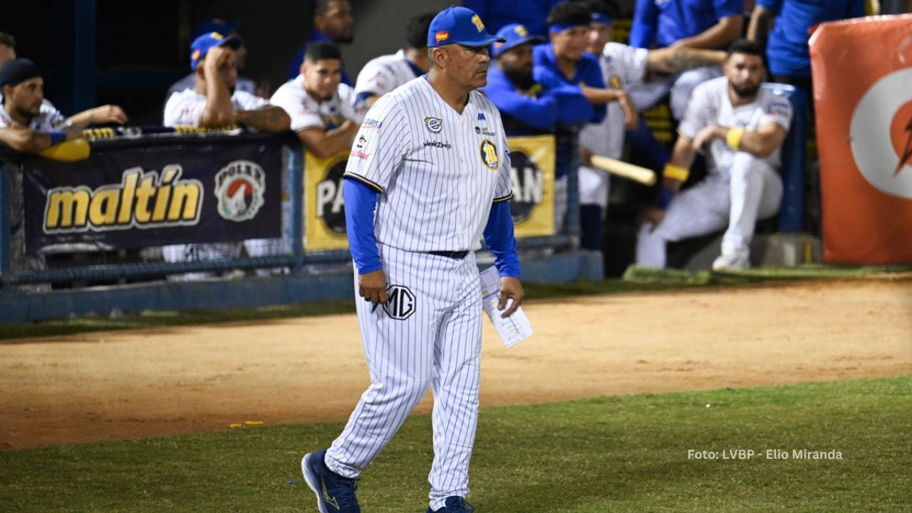 Eduardo Pérez con el conjunto de Navegantes del Magallanes