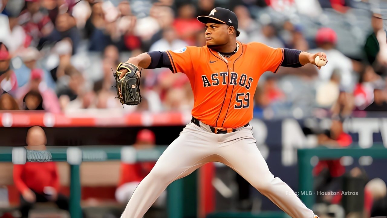 Framber Valdez lanzando con Houston Astros