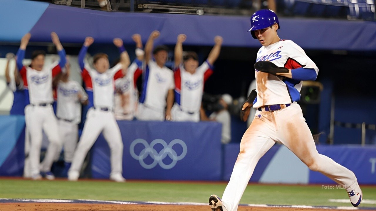 Hye-seong Kim anotando en carrera con el conjunto de Corea del Sur