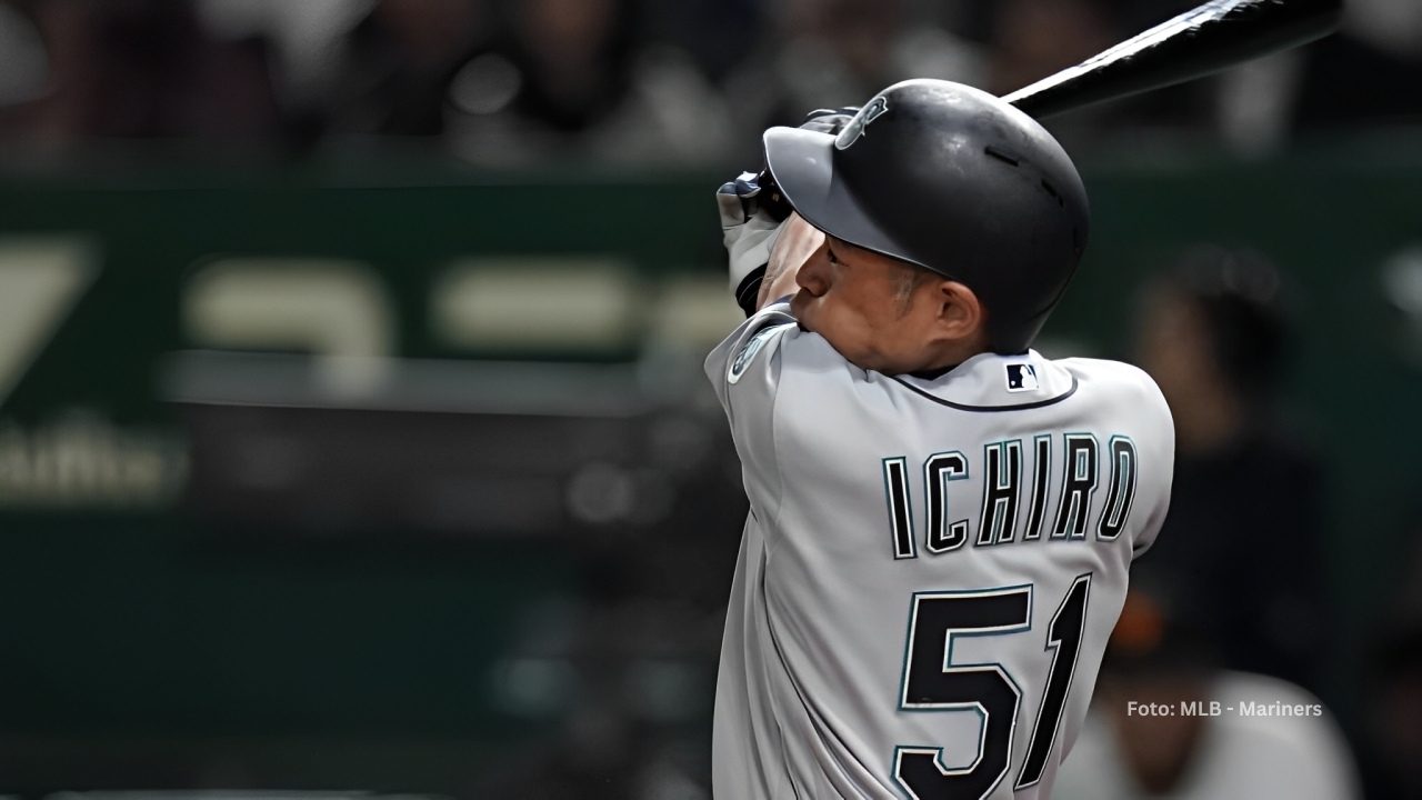 Ichiro Suzuki bateando con Seattle Mariners