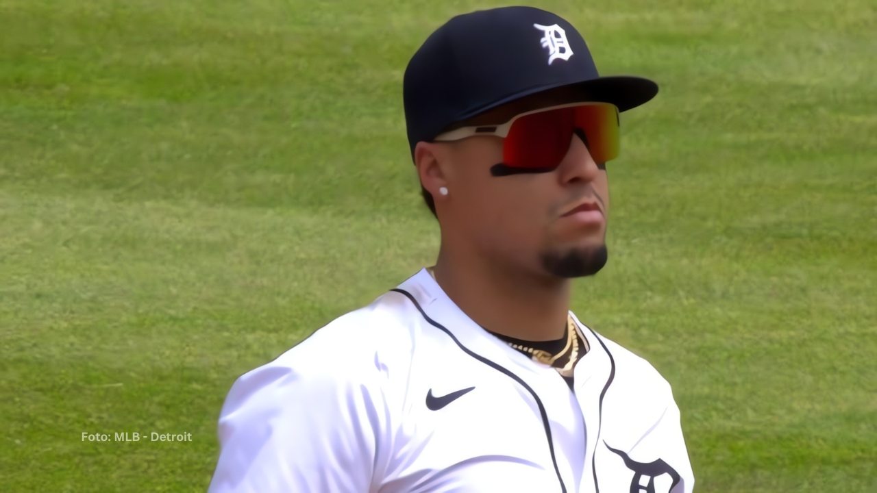 Javier Báez en un juego con Detroit Tigers