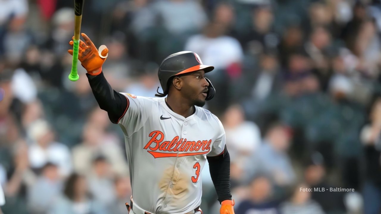 Jorge Mateo soltando el bate tras conectar jonrón con Baltimore Orioles