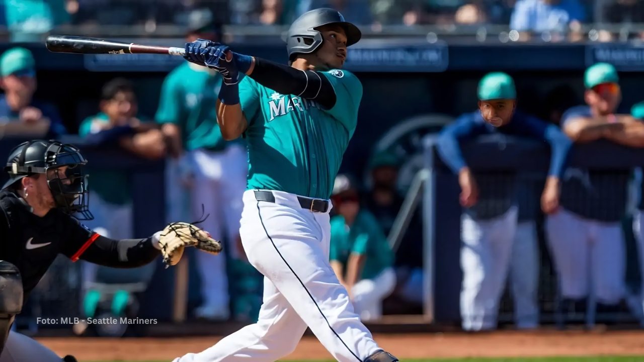 Jorge Polanco bateando con Seattle Mariners