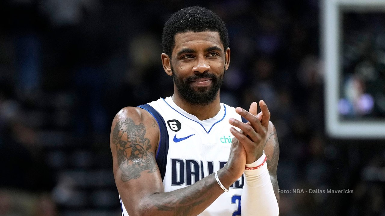 Kyrie Irving en un juego de NBA con Dallas Mavericks