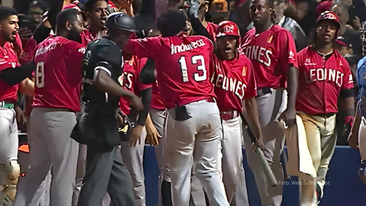 Junior Caminero celebrando el cuadrangular de la ventaja