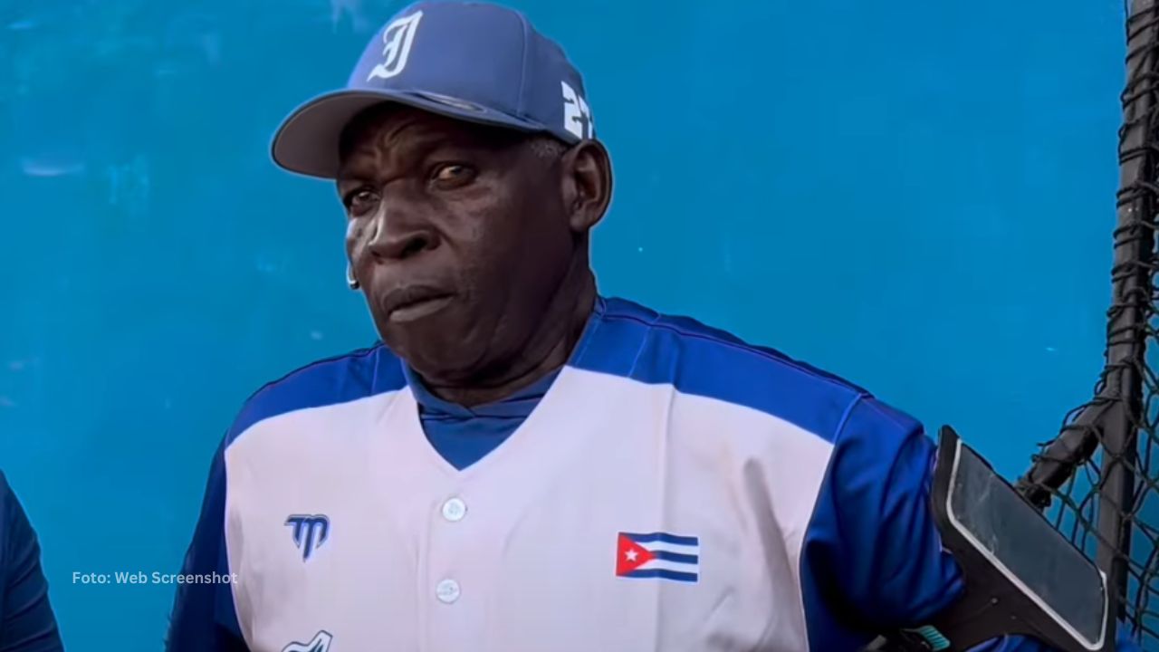 Lázaro De La Torre reconoció que le gustaría dirigir a los azules del beisbol cubano en un futuro cercano.