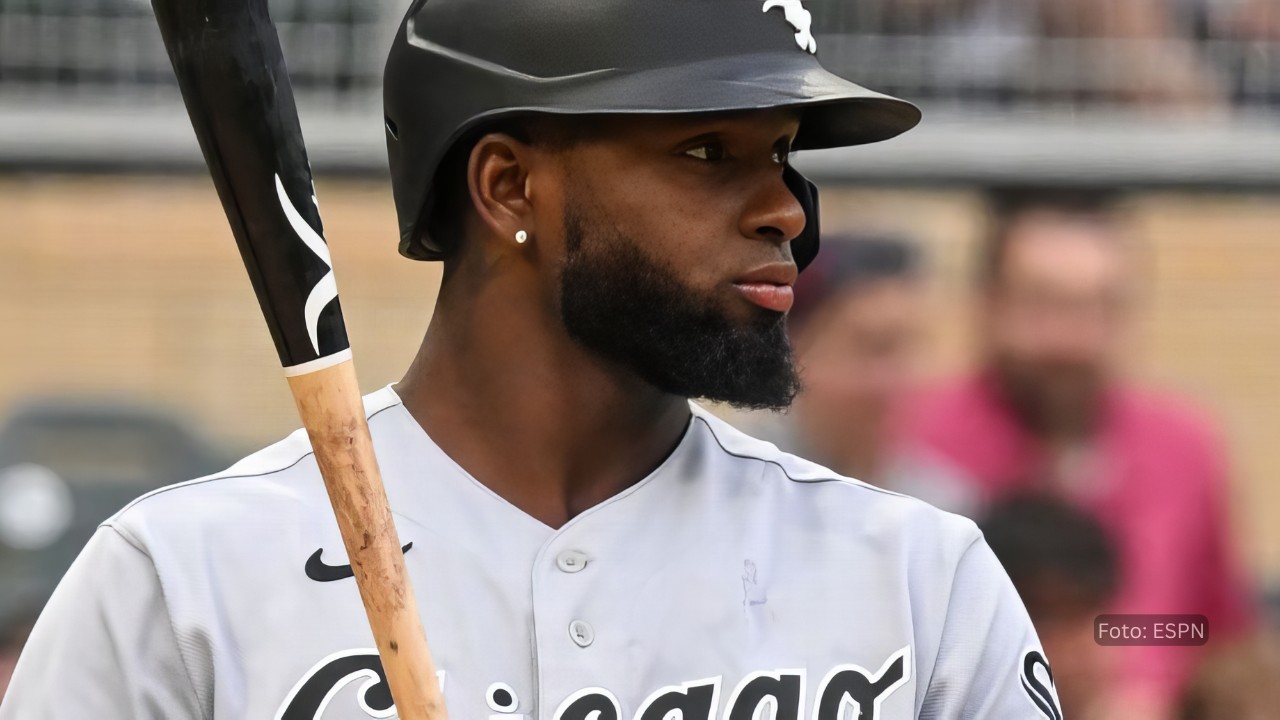 Luis Robert Jr. con uniforme de Chicago White Sox