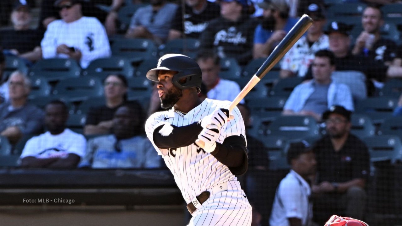 Luis Robert Jr. exhibe promedios históricos entre cubanos en playoffs MLB