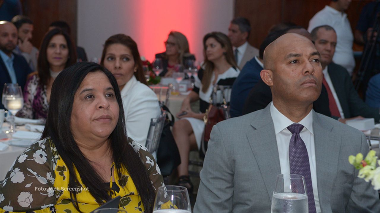 Mariano Rivera y su esposa