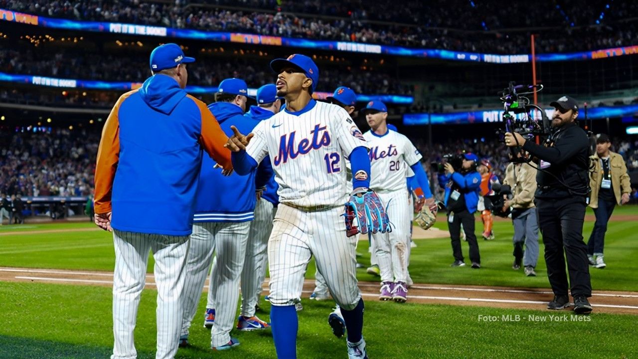 Jugadores de New York Mets celebrando un triunfo