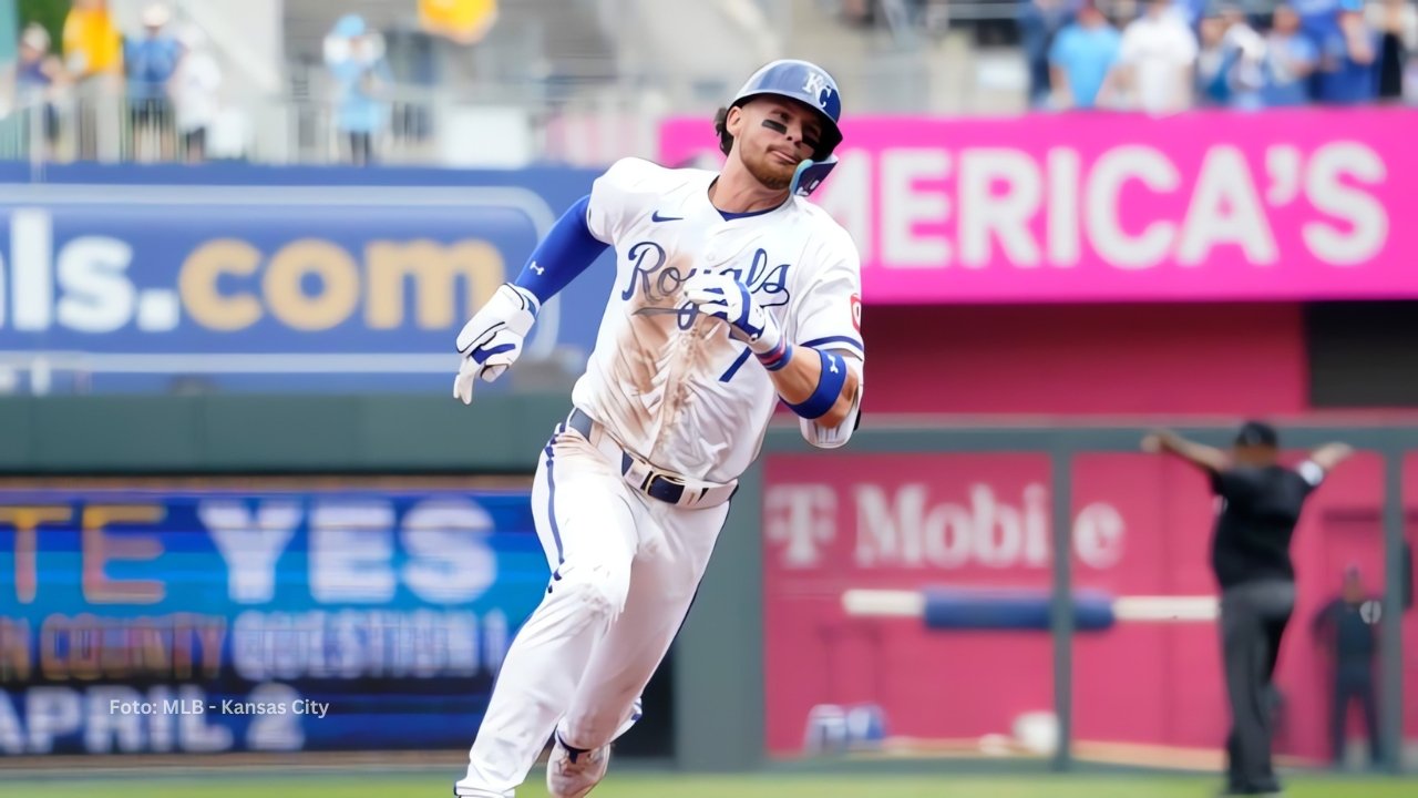 Bobby Witt corriendo las bases con Kansas City Royals