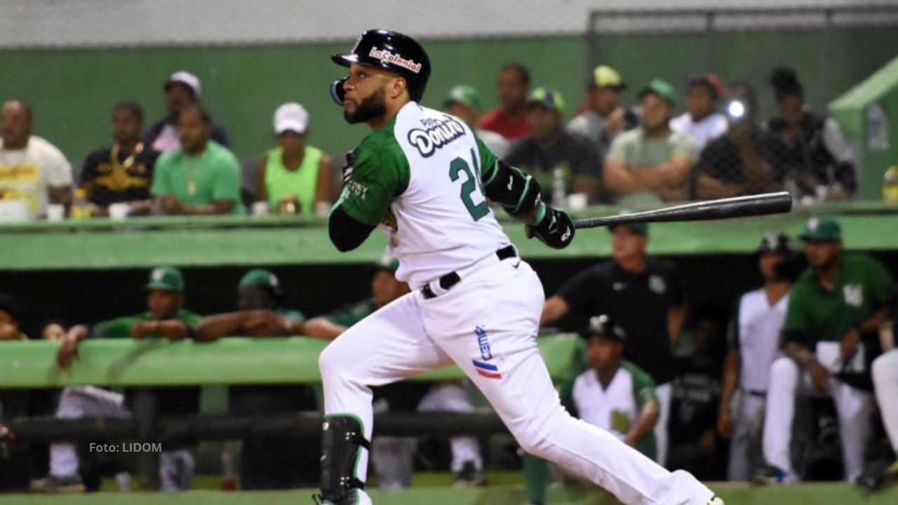 Robinson Cano continúa aportando su granito de arena para la novena de Estrellas Orientales en LIDOM.