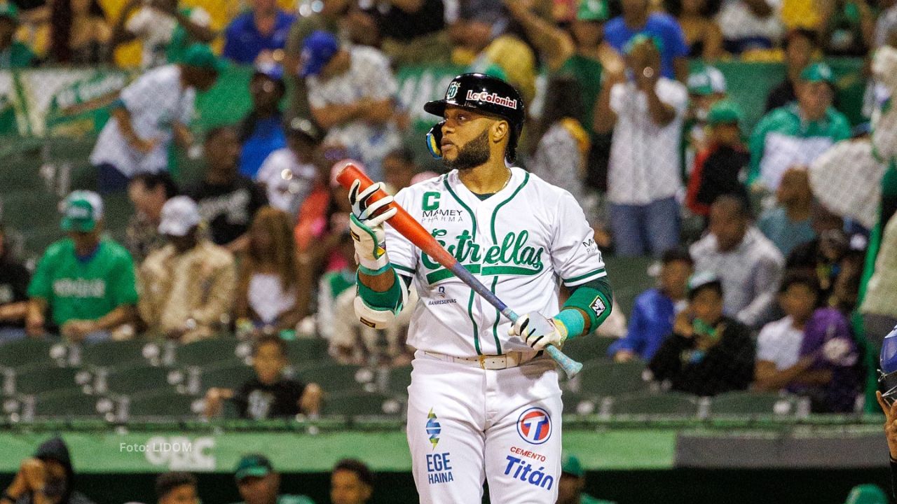 Robinson Canó jugando en Dominicana