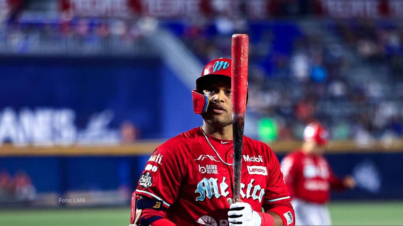 El dominicano Robinson Canó jugando beisbol