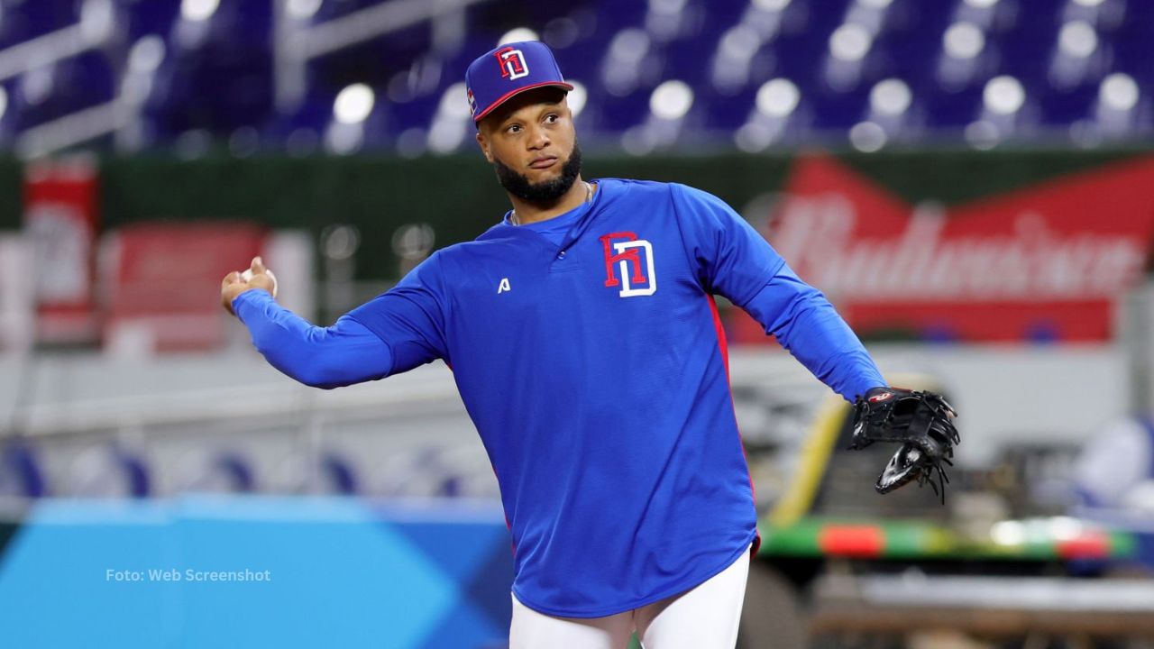 El dominicano Robinson Canó jugando beisbol