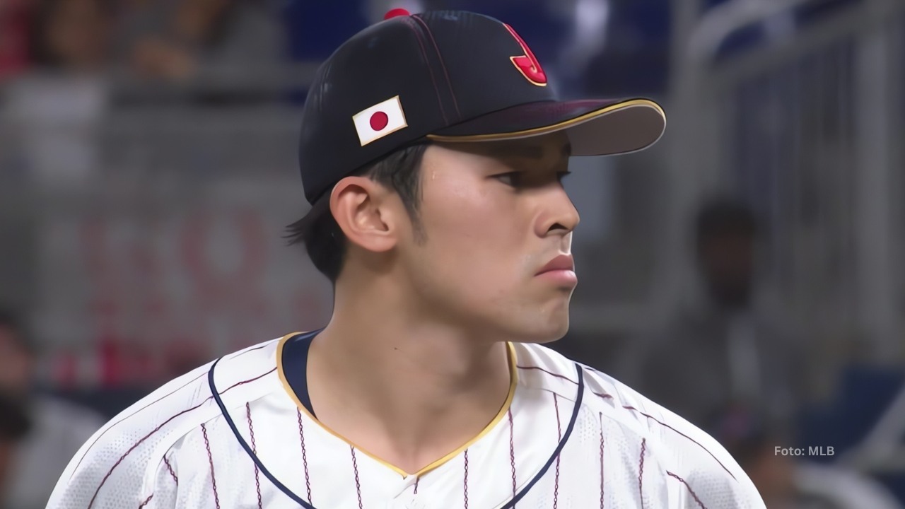 Roki Sasaki en un juego en el Clásico Mundial de Beisbol