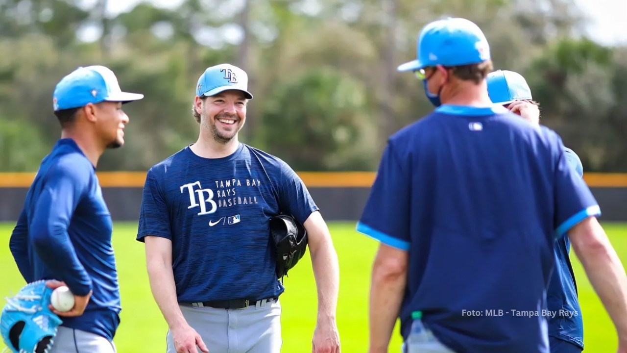 Jugadores de Tampa Bay Rays en los campos de entrenamiento