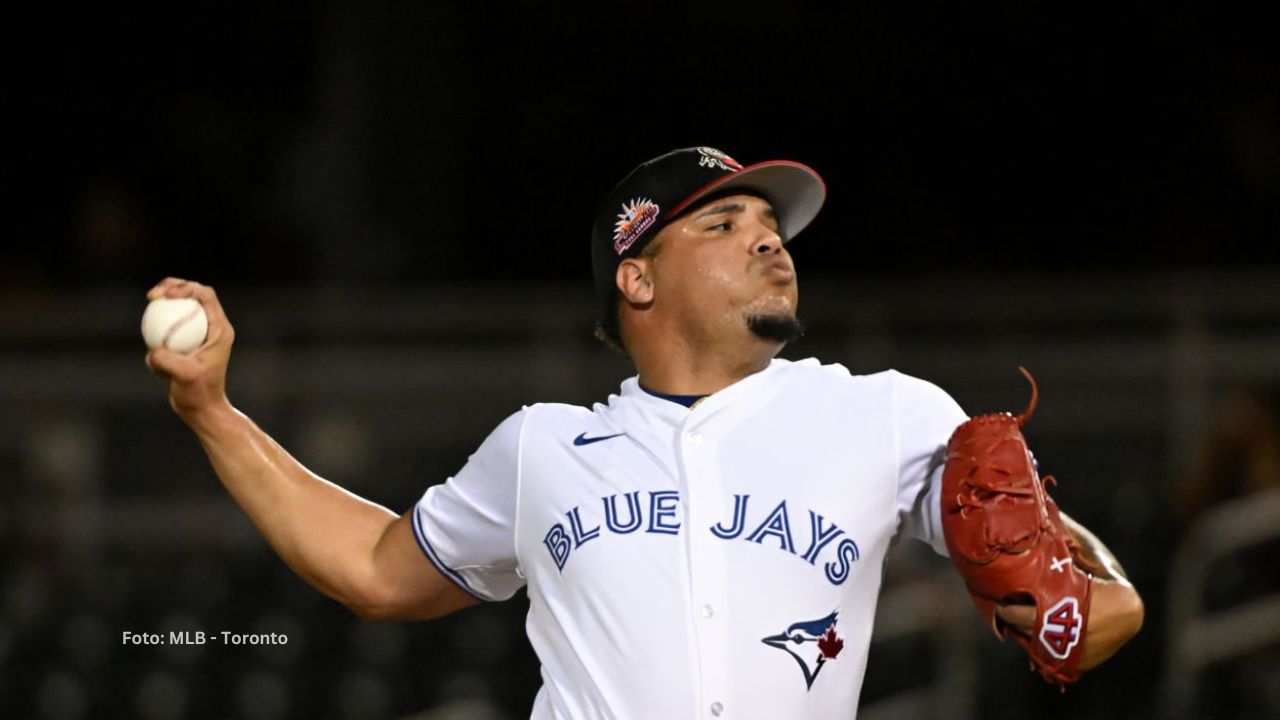 El pitcher antillano Lazaro Estrada buscará ganarse un lugar en el conjunto canadiense.