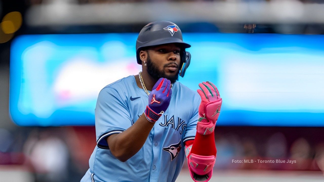 Vladimir Guerrero Jr. celebrando un doble con Toronto Blue Jays